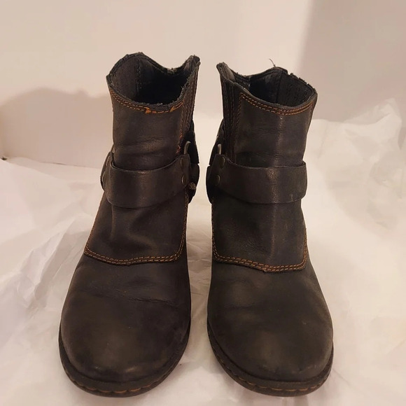B.O.C Born on Concept Matte Black Leather Ankle Booties in Size 6 - Picture 2 of 12